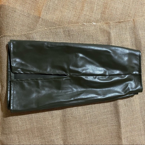 Tan and forest green leather skirt - Picture 9 of 10